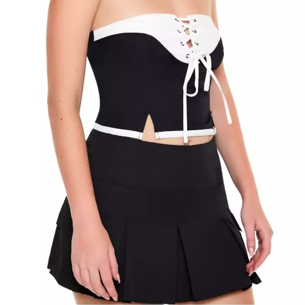 Colorblock Lace-Up Tube Crop Top
